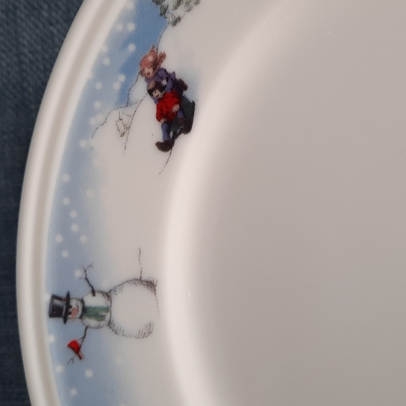Snowman Design Cookie Dessert Plate Set 4 Building Snowmen Holiday Party Plates - Picture 3 of 6